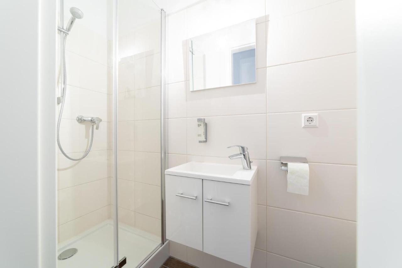 Monteurzimmer Berlin Pankow Mit Dachterrasse - Nur 10 Min. Von Der A10 - 3 Zimmer/ 7 Betten Εξωτερικό φωτογραφία
