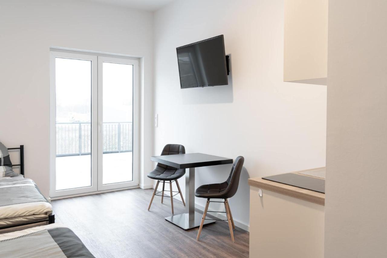 Monteurzimmer Berlin Pankow Mit Dachterrasse - Nur 10 Min. Von Der A10 - 3 Zimmer/ 7 Betten Εξωτερικό φωτογραφία