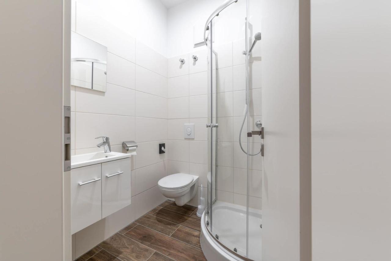 Monteurzimmer Berlin Pankow Mit Dachterrasse - Nur 10 Min. Von Der A10 - 3 Zimmer/ 7 Betten Εξωτερικό φωτογραφία